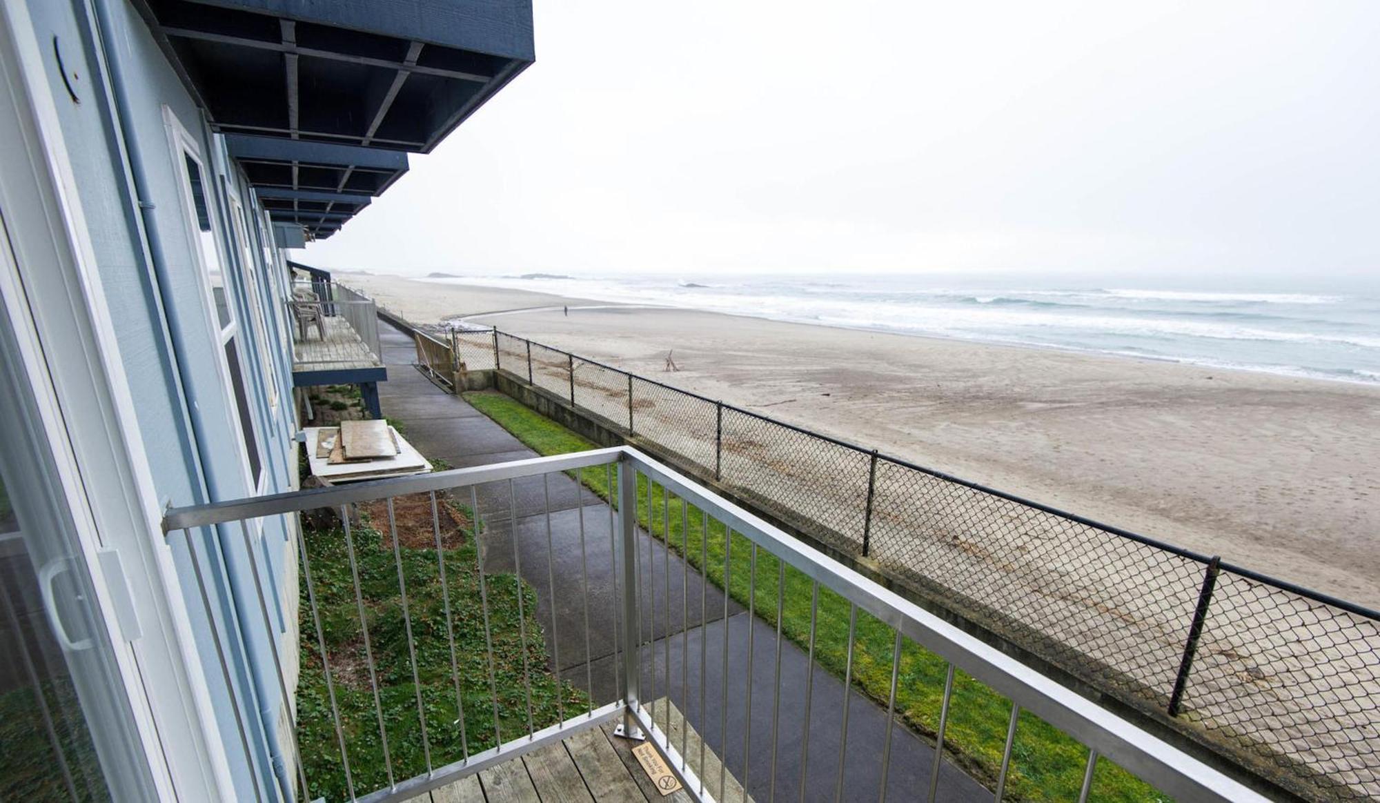 Sandcastle Beachfront Lincoln City Exterior photo