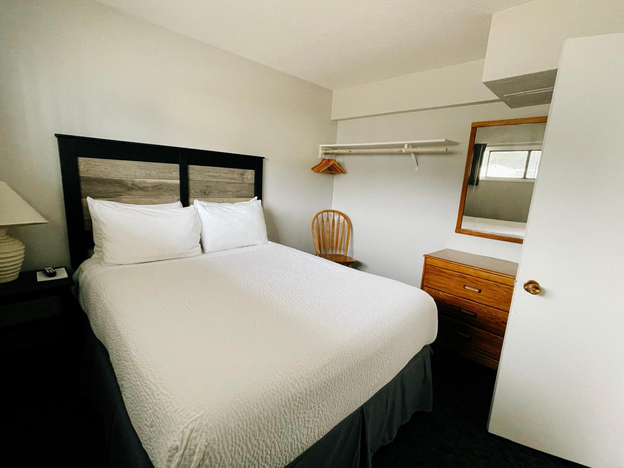 Sandcastle Beachfront Lincoln City Room photo