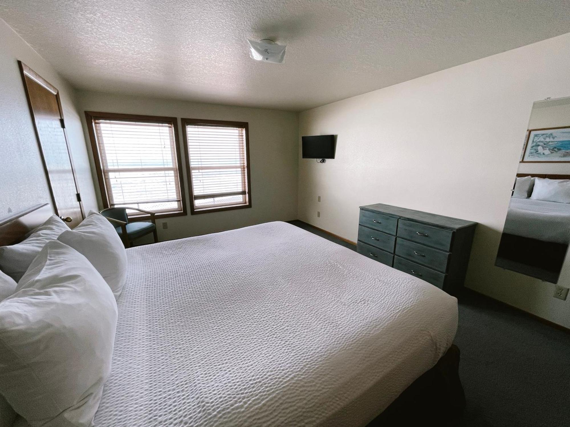 Sandcastle Beachfront Lincoln City Room photo